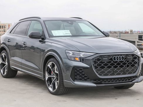 New 2025 Audi RS Q8 performance image 3