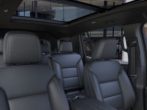 New 2026 Chevrolet Traverse LT w/ Sun and Wheel Package FWD image 24