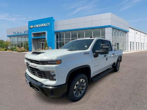 Used 2026 Chevrolet Silverado 2500 Custom AWD/4WD image 1
