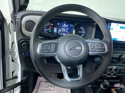 Used 2024 Jeep Wrangler Sahara image 22