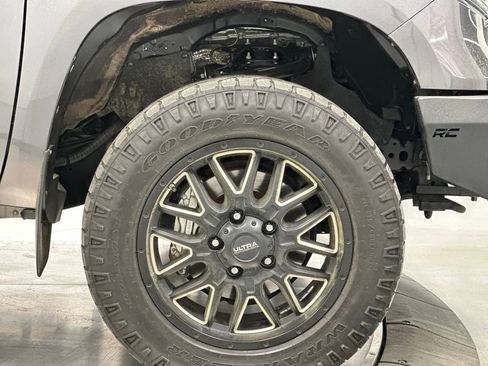 Used 2019 Toyota Tundra SR5 w/ SR5 Upgrade Package image 26