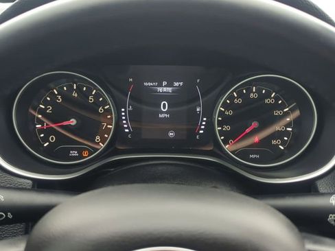 Used 2018 Jeep Compass Latitude FWD image 16