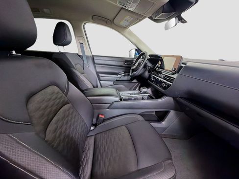 Used 2024 Nissan Pathfinder SV FWD image 30