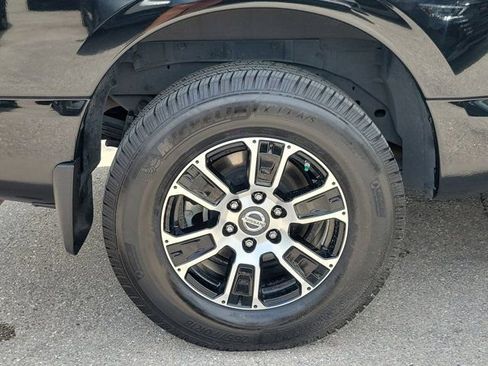 Used 2022 Nissan Titan SV w/ SV Convenience Package AWD/4WD image 15