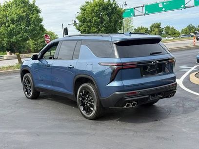 Used 2025 Chevrolet Traverse LT w/ Midnight/Sport Edition