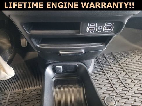 New 2025 Chrysler Pacifica Select w/ Fav Edition Package image 29