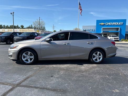 Used 2022 Chevrolet Malibu LS image 2
