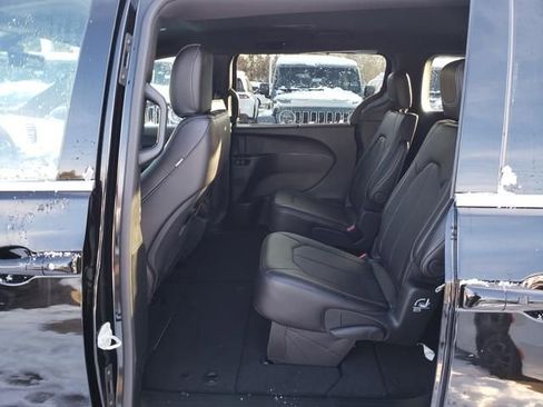 New 2026 Chrysler Voyager LX image 7