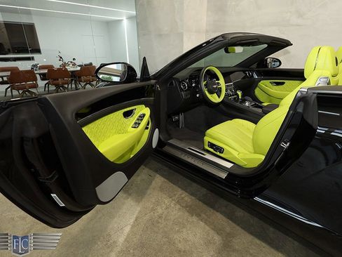 Used 2021 Bentley Continental GT image 15