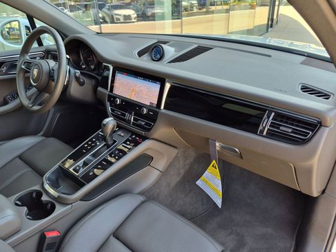 New 2025 Porsche Macan AWD/4WD image 26