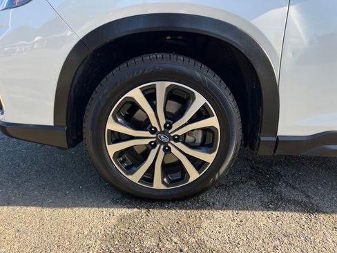 Used 2020 Subaru Forester Limited image 27