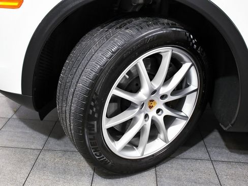 Used 2022 Porsche Cayenne Coupe image 7