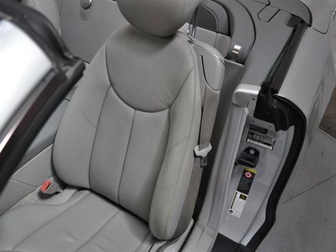 Used 2005 Mercedes-Benz SL 500 image 16
