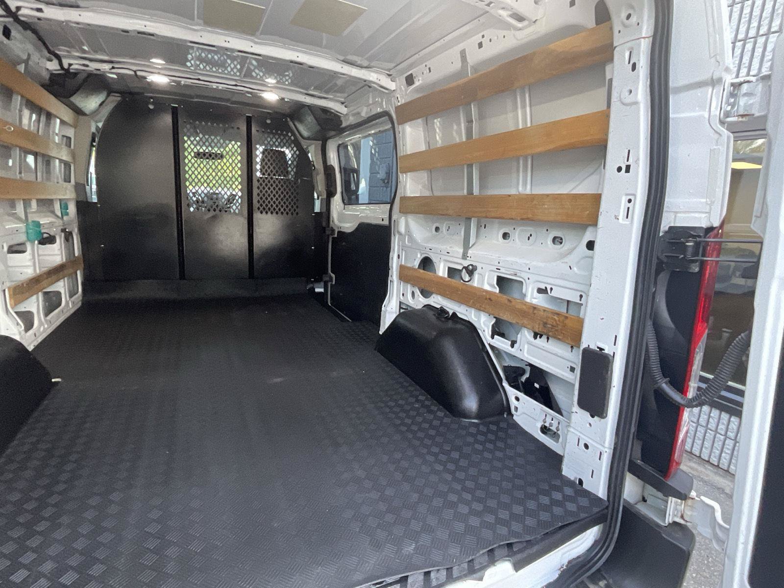 Used 2019 Ford Transit 250 130 Low Roof w/ Exterior Upgrade Package RWD image 12