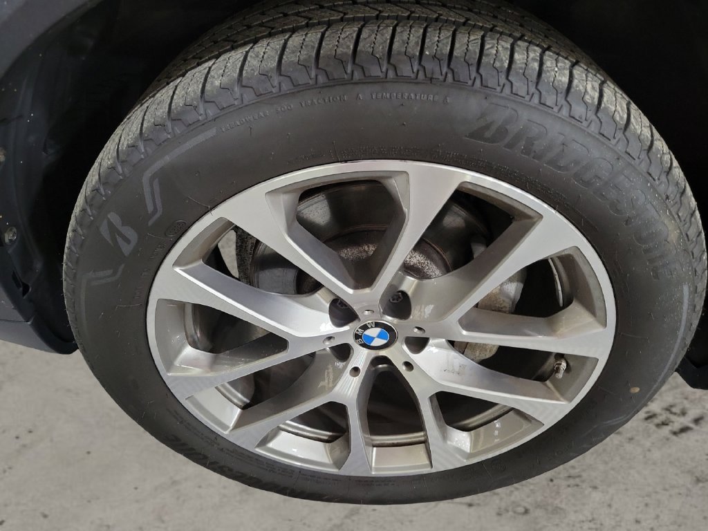 Used 2022 BMW X5 xDrive40i w/ Premium Package AWD/4WD image 9