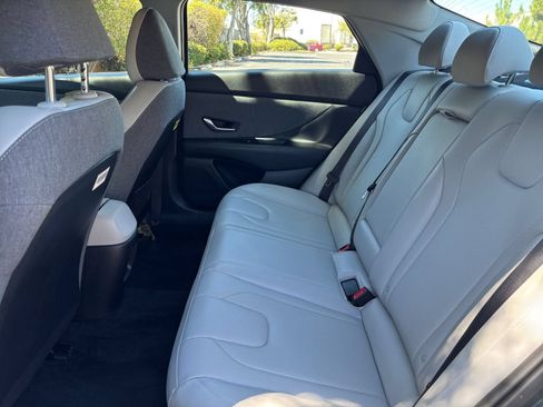 Used 2025 Hyundai Elantra Limited FWD image 26