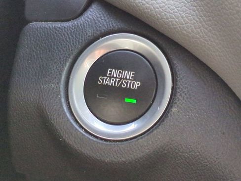 Used 2018 Chevrolet Equinox LT image 33