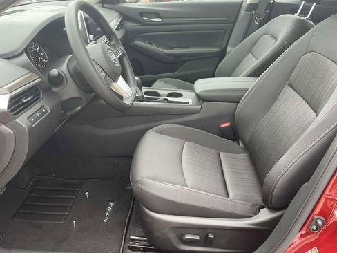 New 2025 Nissan Altima 2.5 SV image 13