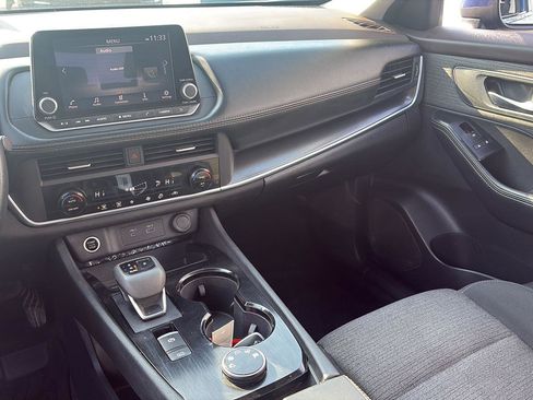 Used 2023 Nissan Rogue SV image 18