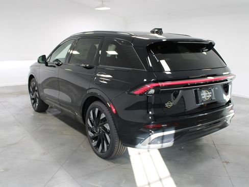 New 2026 Lincoln Nautilus Reserve image 6