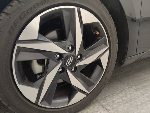 Used 2023 Hyundai Elantra Limited FWD image 31