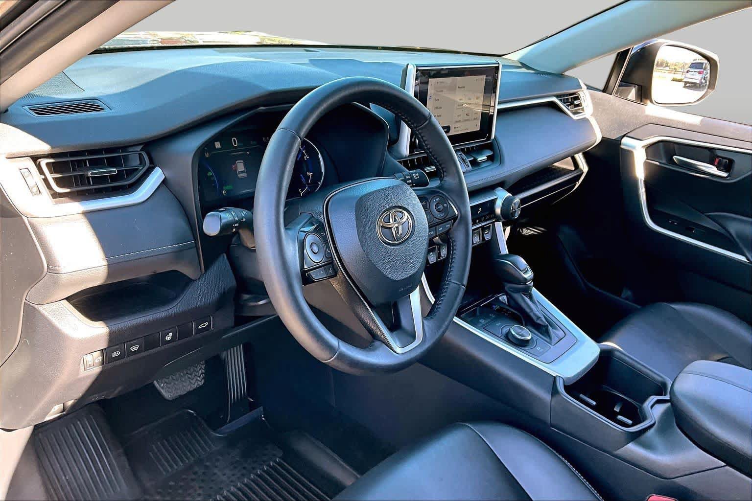 Used 2024 Toyota RAV4 XLE Premium w/ Weather Package AWD/4WD image 17