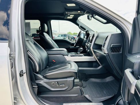 Used 2019 Ford F150 Platinum w/ Equipment Group 701A Luxury AWD/4WD image 38