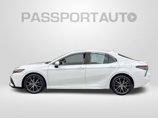 Used 2022 Toyota Camry SE video 2