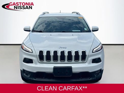 Used 2016 Jeep Cherokee Latitude w/ Cold Weather Group AWD/4WD image 2
