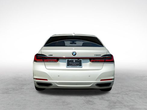 Used 2022 BMW 750i xDrive w/ Executive Package AWD/4WD image 9