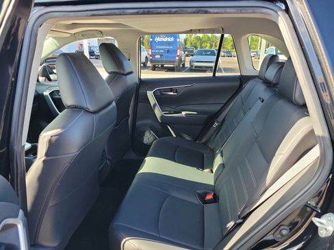 Used 2020 Toyota RAV4 XLE Premium AWD/4WD image 28
