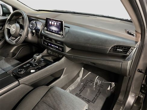 Used 2023 Nissan Rogue SV image 26
