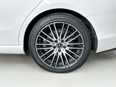 Used 2024 Mercedes-Benz C 300 Sedan image 11