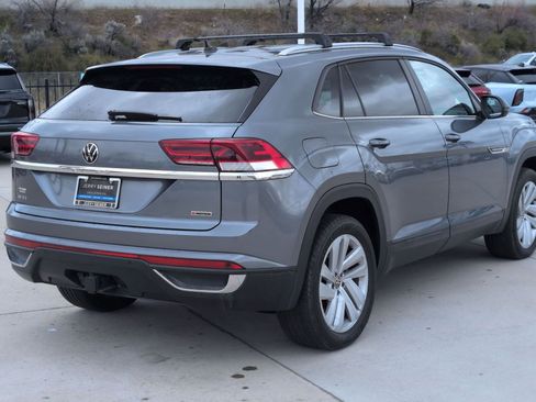 Used 2022 Volkswagen Atlas Cross Sport SE image 6