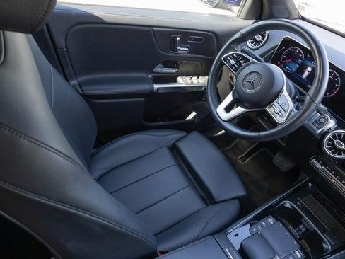 Used 2021 Mercedes-Benz GLB 250 image 24
