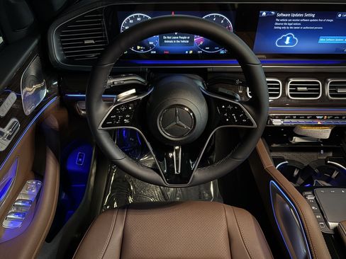 New 2026 Mercedes-Benz GLS 450 4MATIC image 13