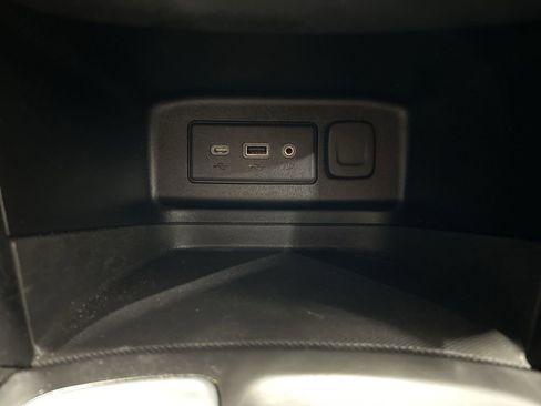 Used 2019 Chevrolet Equinox LT image 25