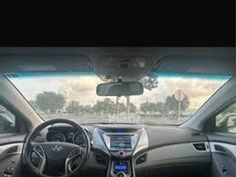 Used 2013 Hyundai Elantra Limited w/ Technology Pkg FWD image 7