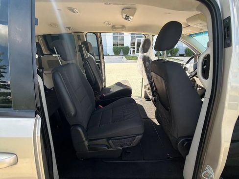 Used 2009 Dodge Grand Caravan SE w/ Climate Group FWD image 24
