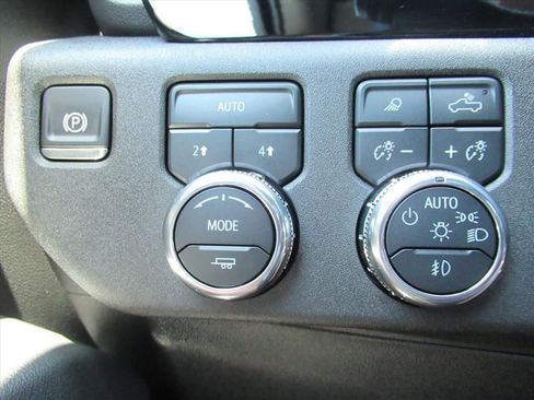 Used 2026 GMC Sierra 1500 SLT AWD/4WD image 20
