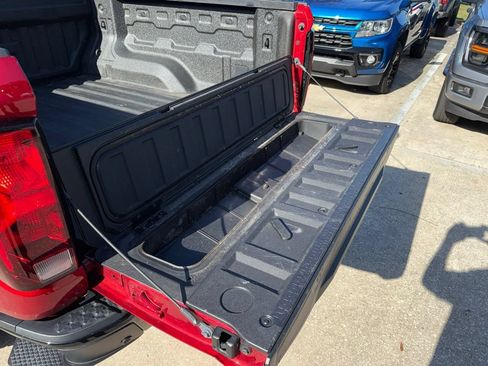 Used 2023 Chevrolet Colorado Trail Boss w/ Technology Package AWD/4WD image 32