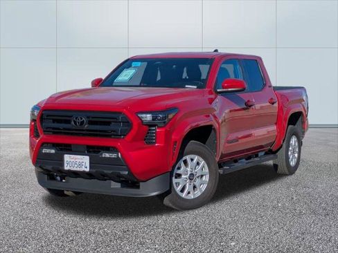 Used 2025 Toyota Tacoma SR5 image 1