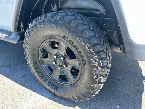 Certified 2020 Jeep Gladiator Mojave AWD/4WD image 7