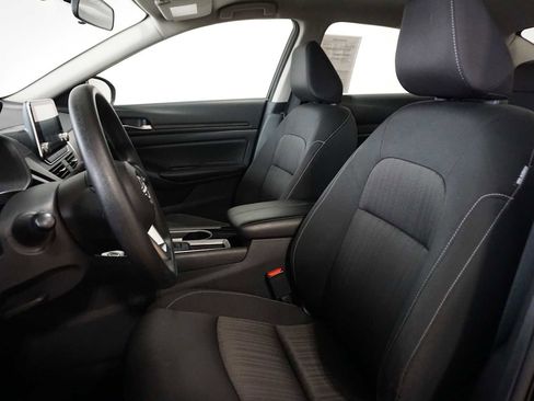 Used 2024 Nissan Altima 2.5 SV image 13