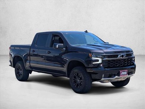 Used 2024 Chevrolet Silverado 1500 ZR2 w/ Technology Package AWD/4WD image 3