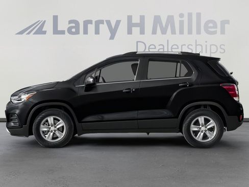 Used 2018 Chevrolet Trax LT w/ Driver Confidence Package FWD image 3