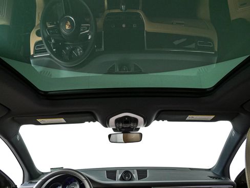 New 2026 Porsche Macan AWD/4WD image 19