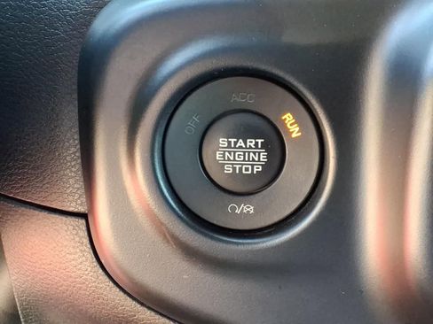 Used 2022 Jeep Wrangler Unlimited Rubicon w/ LED Lighting Group AWD/4WD image 24