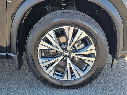 Used 2021 Nissan Rogue SV AWD/4WD image 9