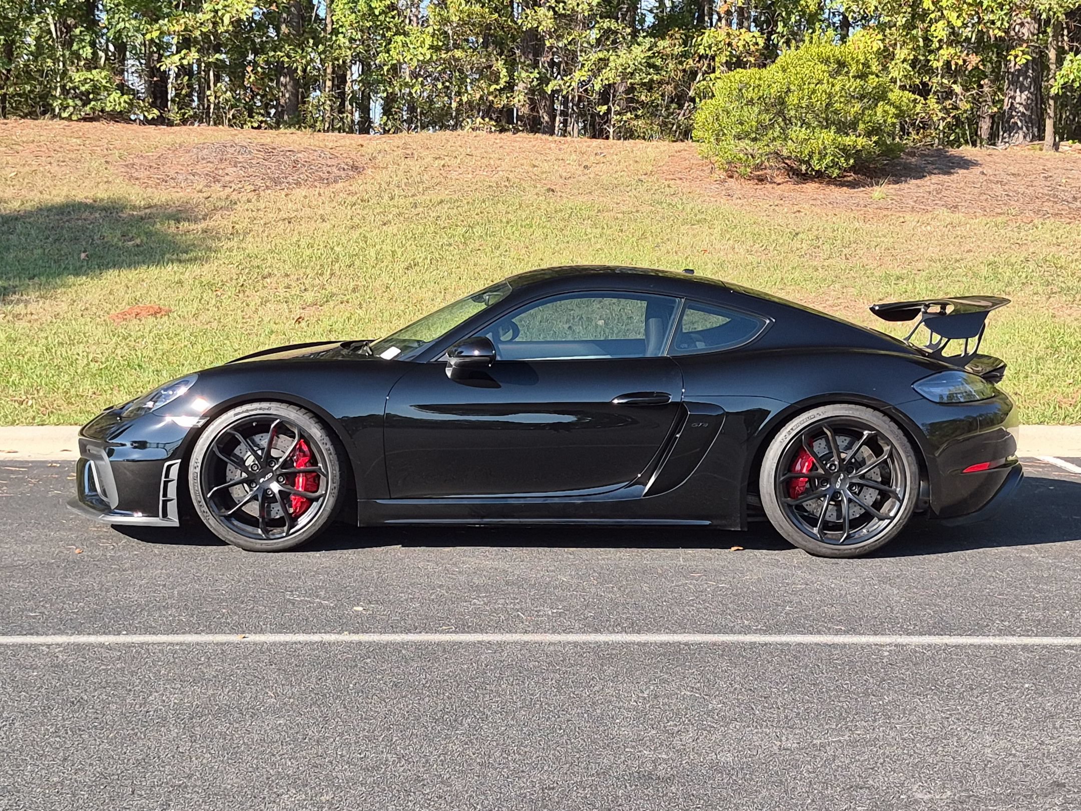 Certified 2020 Porsche 718 Cayman GT4 RWD image 2